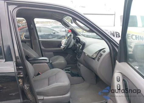 2002 Ford Escape Xlt from USA, damaged, VIN 1FMYU03162KD14069